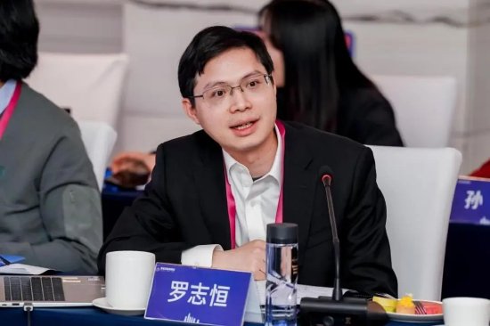 罗志恒：中国经济增速的&ldquo;两个偏离&rdquo;&mdash;&mdash;对2025年中国经济的思考