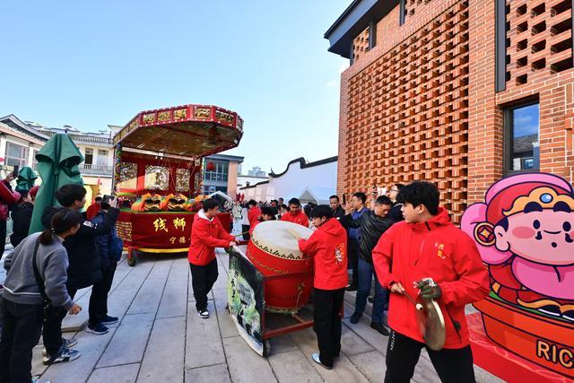 文化中国行&middot;镜头里的非遗年｜线狮少年舞新春